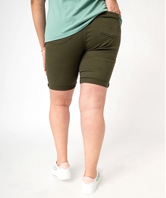 bermuda a revers en coton stretch femme grande taille kaki standard shortsE889801_3