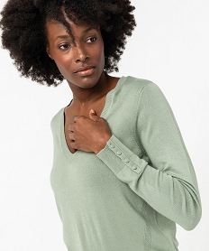 pull fin a col v avec boutons aux poignets femme vert pullsF145401_2