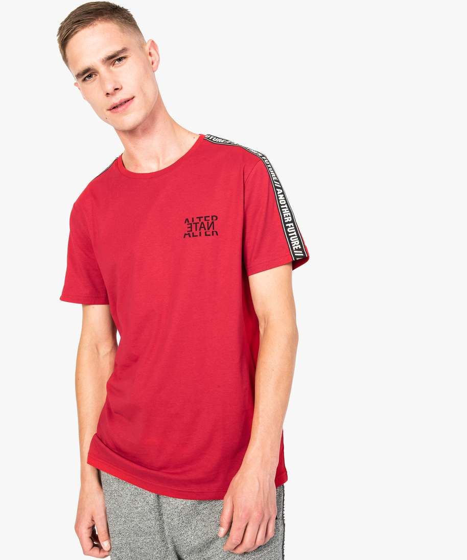 tee-shirt a manches courtes avec ruban message aux epaules rouge tee-shirts  homme