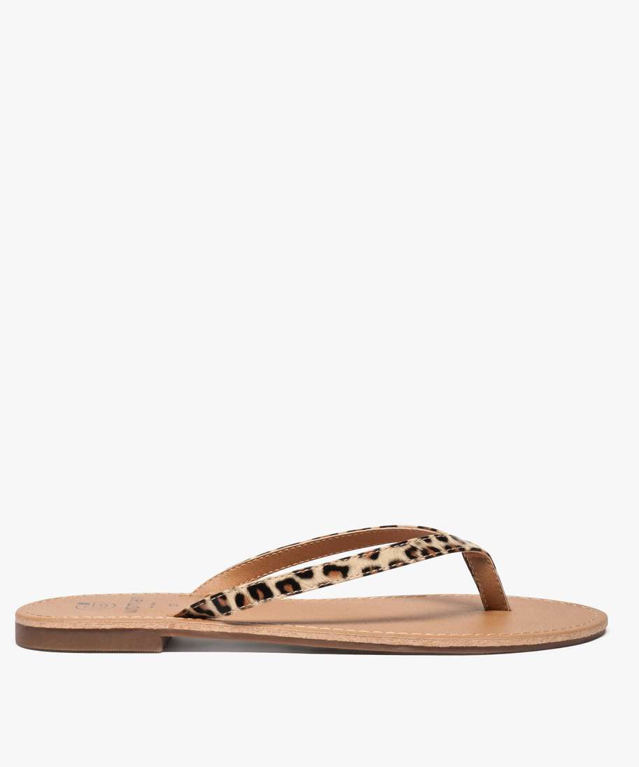 tongs femme a petit talon plat et lanieres fines imprime sandales