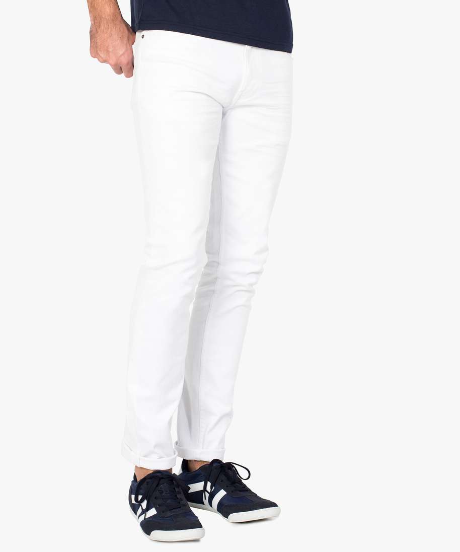 Jean slim taille haute blanc sale