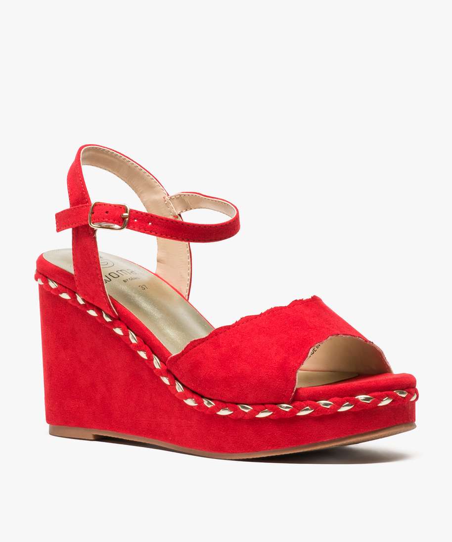 sandales femme en suedine a talon compense et tresse metallisee rouge