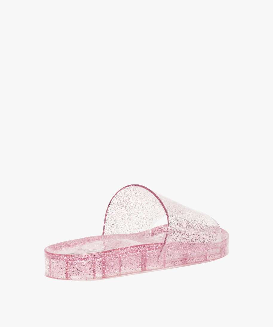 Nu sales pied plastique