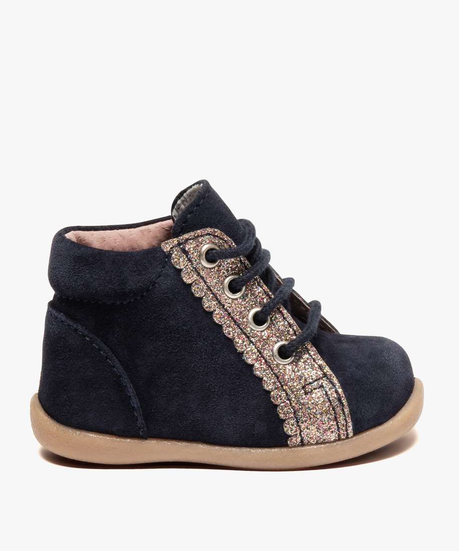 chaussures premiers pas fille en cuir suede et paillettes bleu bebe