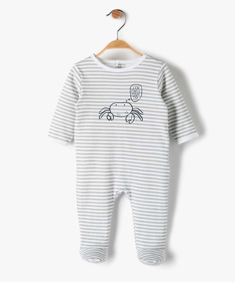 pyjama bebe garcon en velours a rayures sur lavant blanc