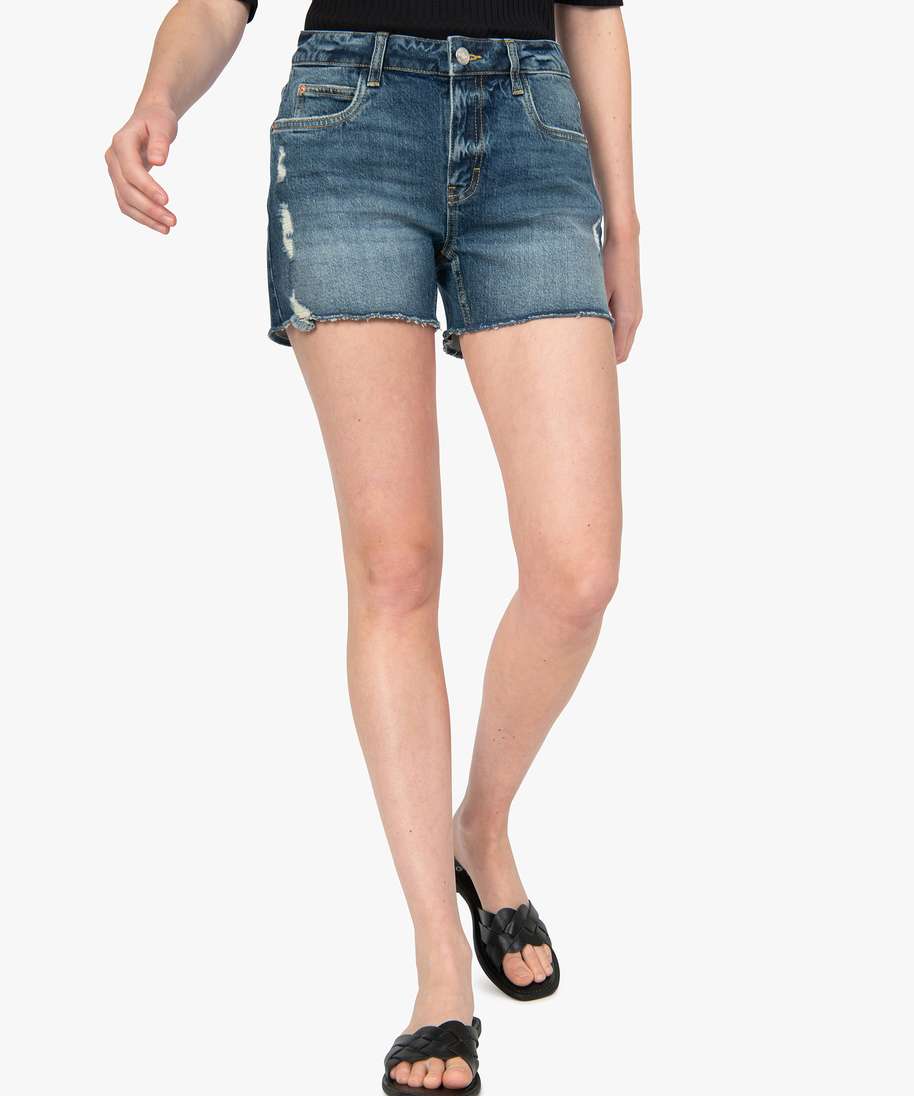 short femme en jean aspect use gris shorts