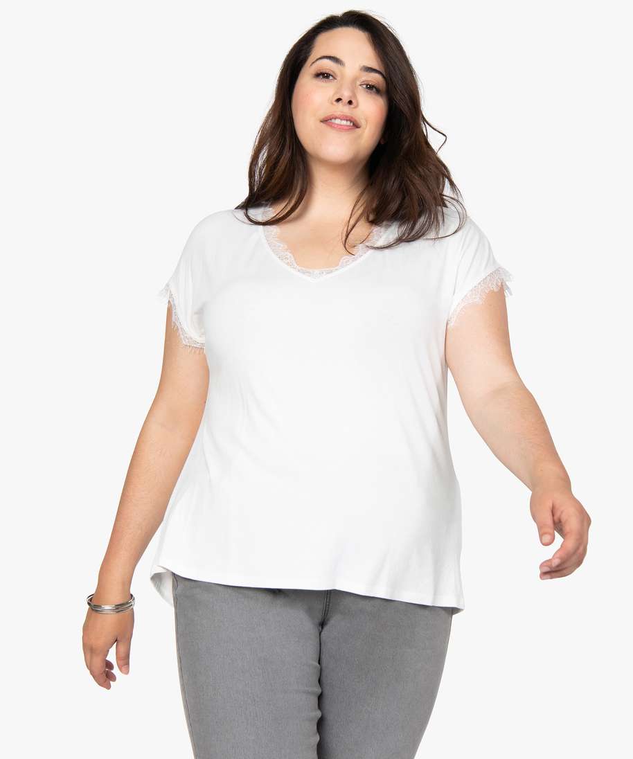 tee-shirt femme sans manches avec finitions dentelle beige t-shirts manches courtes