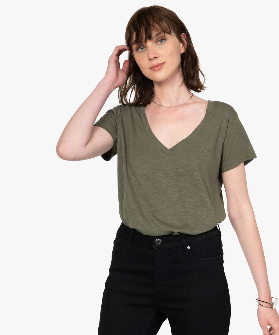 tee-shirt femme a manches courtes et grand col v vert t-shirts manches courtes