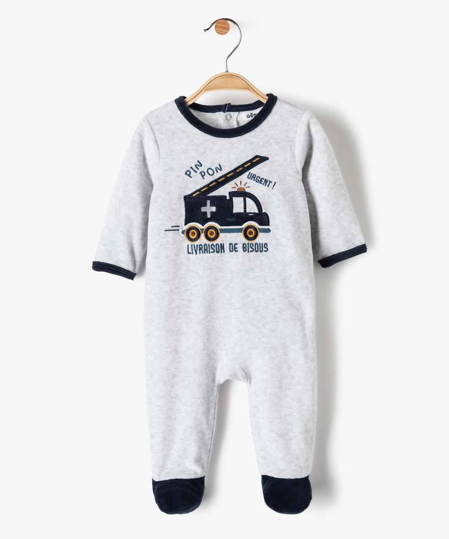 pyjama bebe garcon en velours avec motif camion de pompiers gris bebe