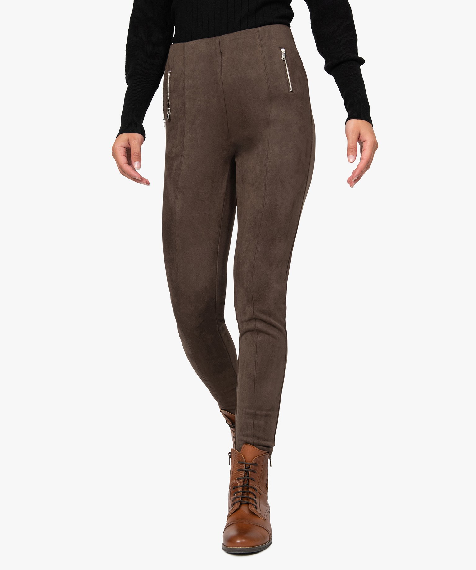 pantalon femme en velours coupe ajustee brun leggings et jeggings