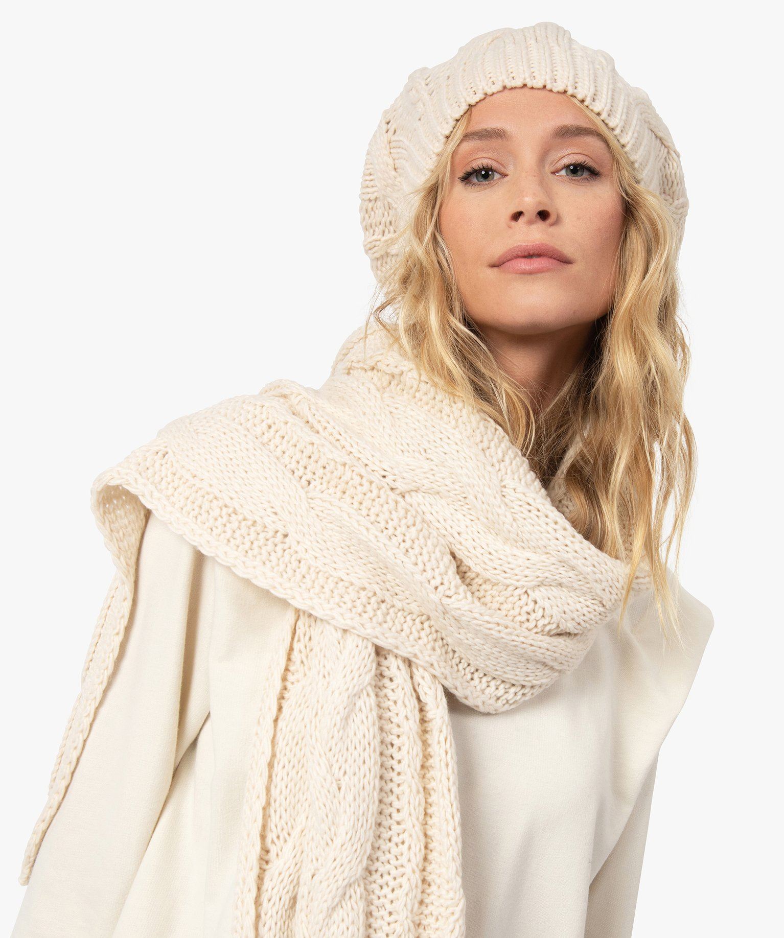 Une écharpe Echarpe Grosse Maille Femme Echarpe Femme En Maille