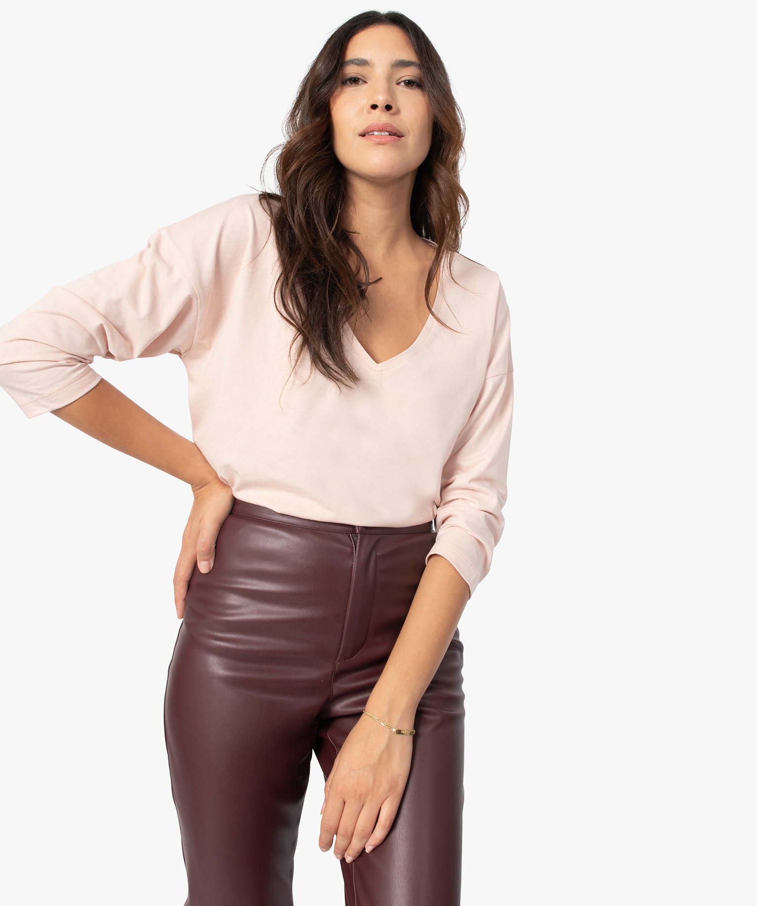 tee-shirt femme a manches ¾ col v rose t-shirts manches longues