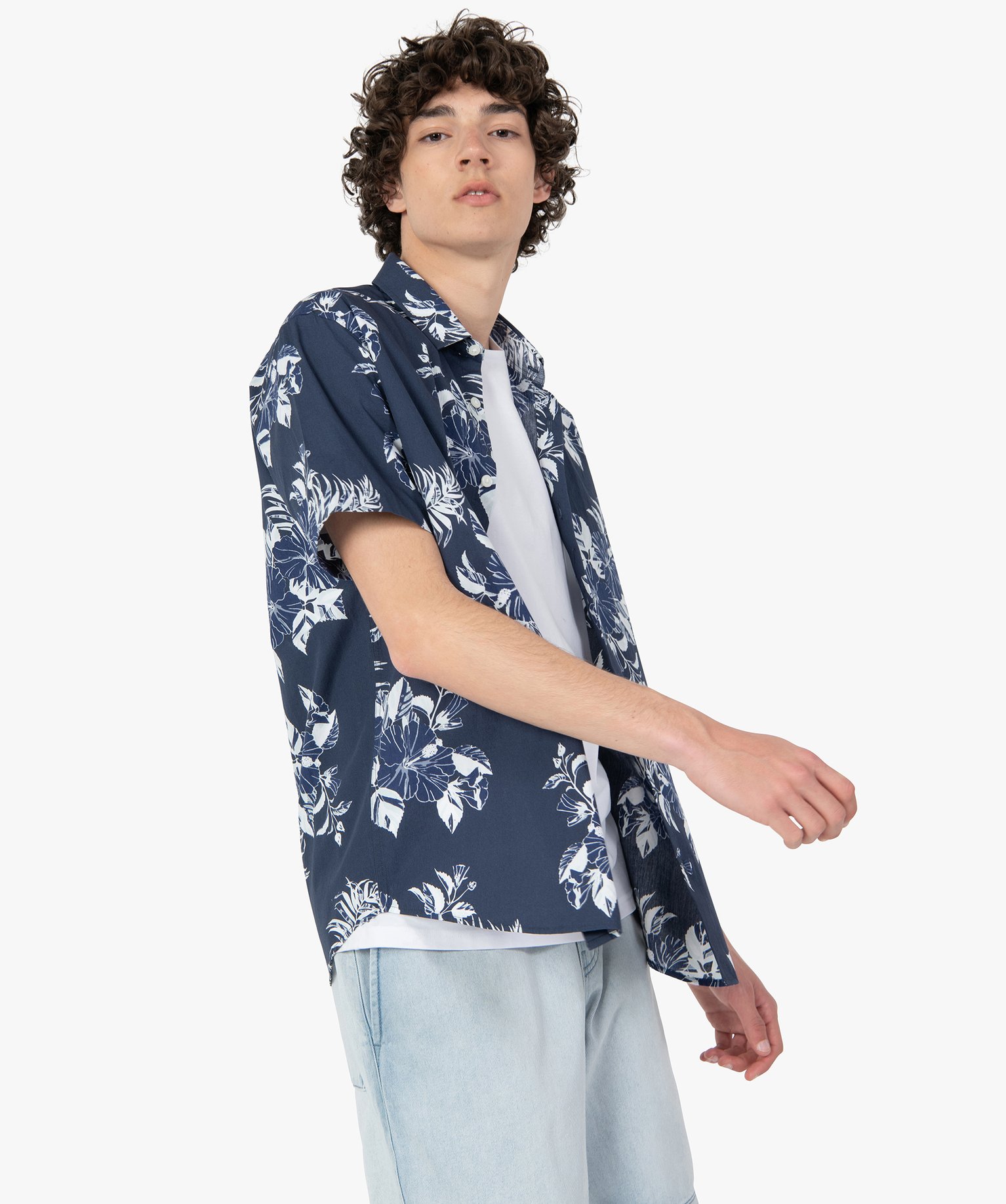 chemise homme a manches courtes a motifs fleuris bleu chemise