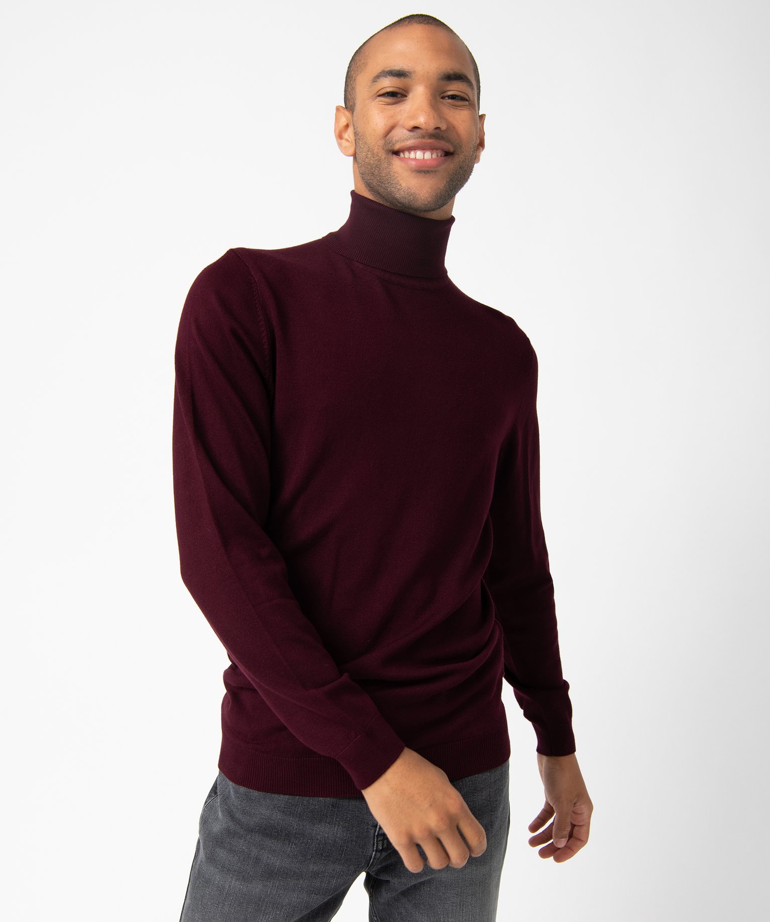pull homme a col roule en maille fine rouge pulls