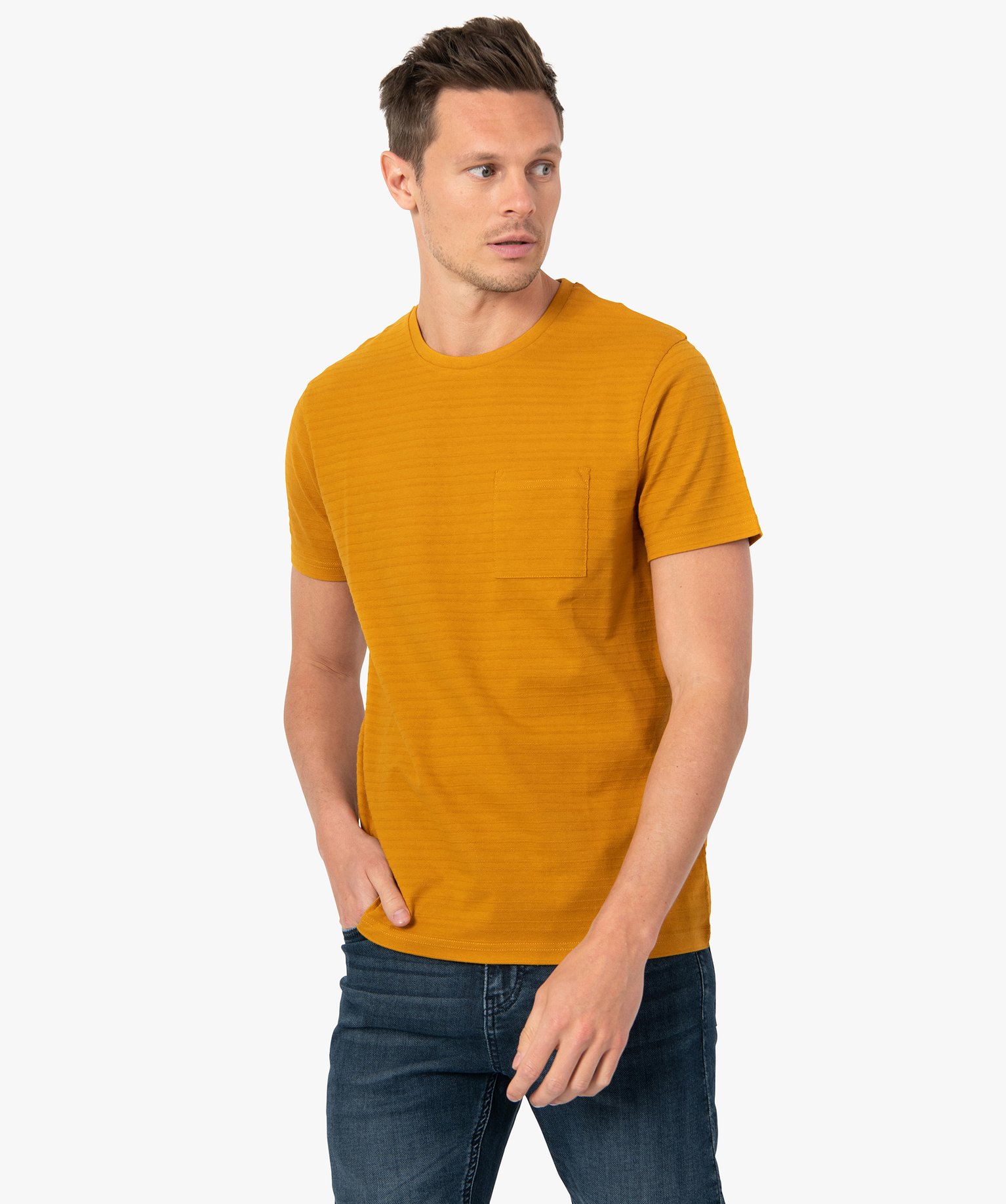 tee-shirt homme a manches courtes uni a imprime relief jaune tee-shirts