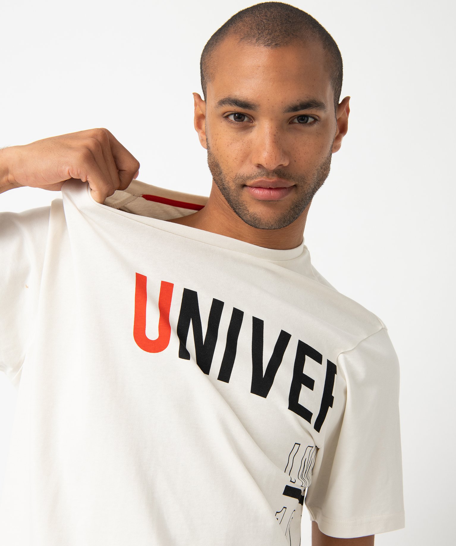tee-shirt homme a manches courtes oversize avec inscriptions blanc tee-shirts