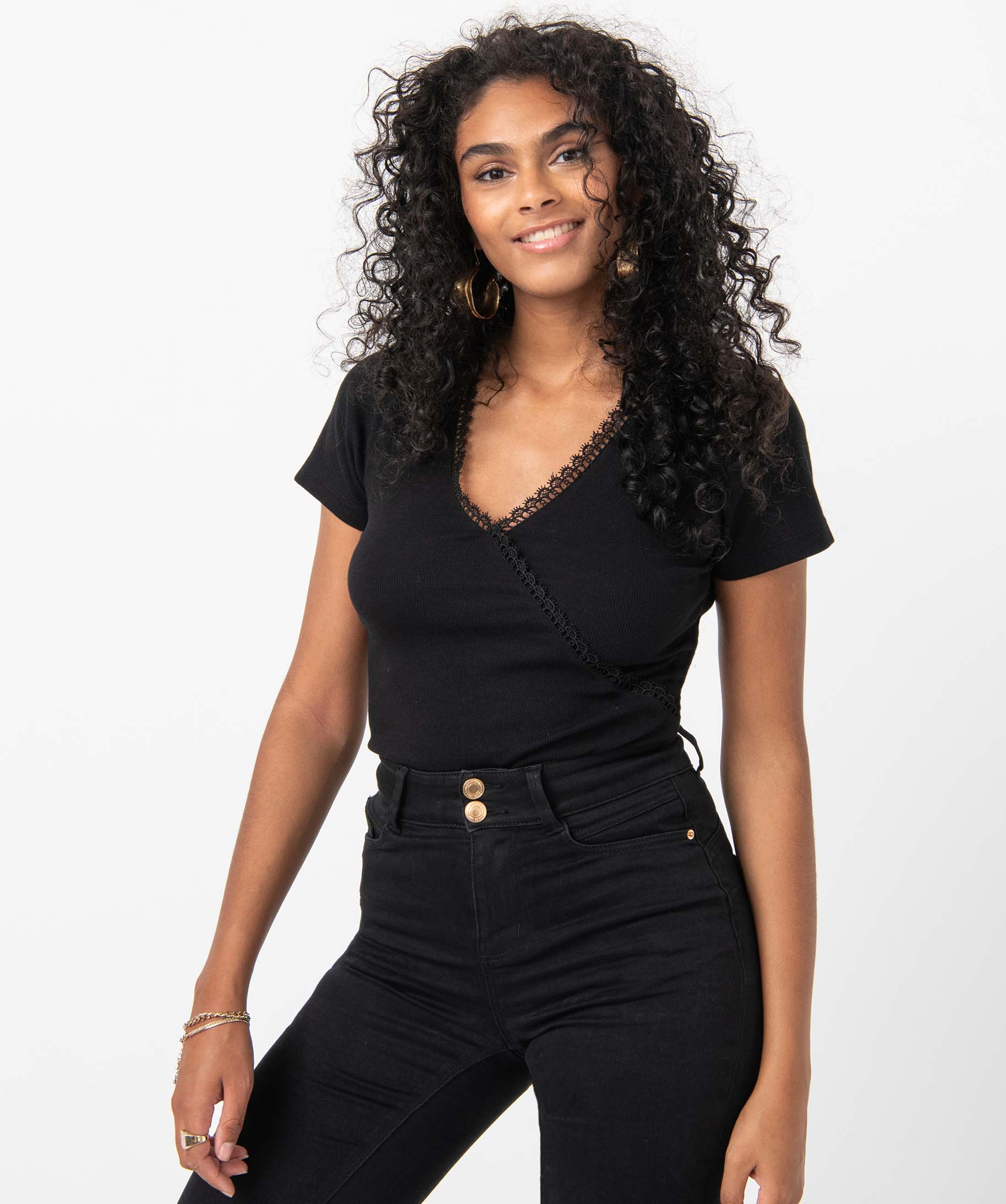 tee-shirt femme a manches courtes forme cache-cour noir t-shirts manches courtes