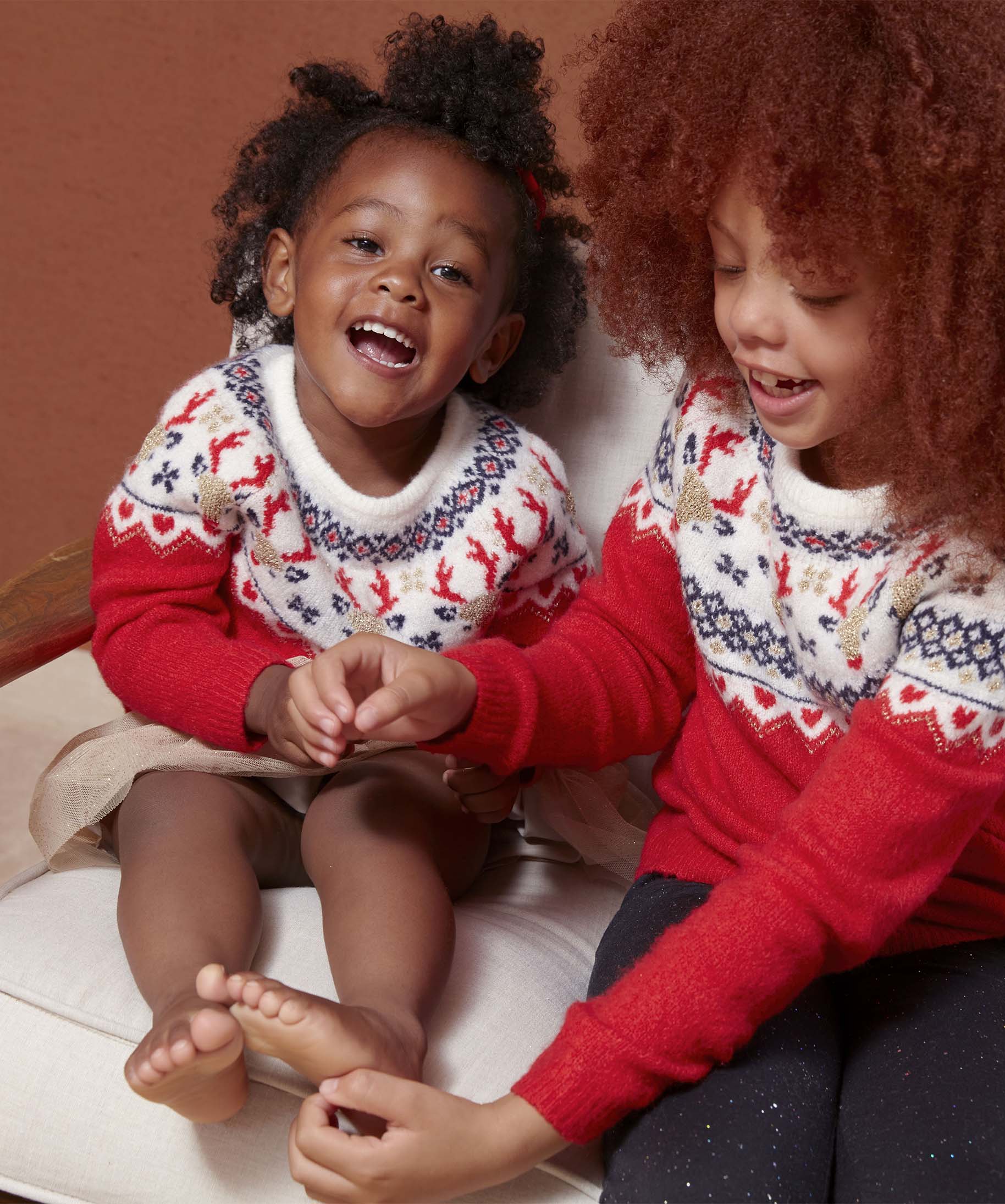 pull de noel bebe fille a motif jacquard rouge pulls bebe