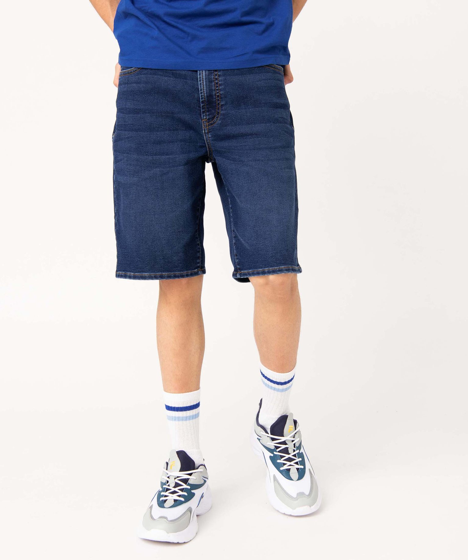 bermuda en jean homme extensible coupe droite bleu shorts en jean