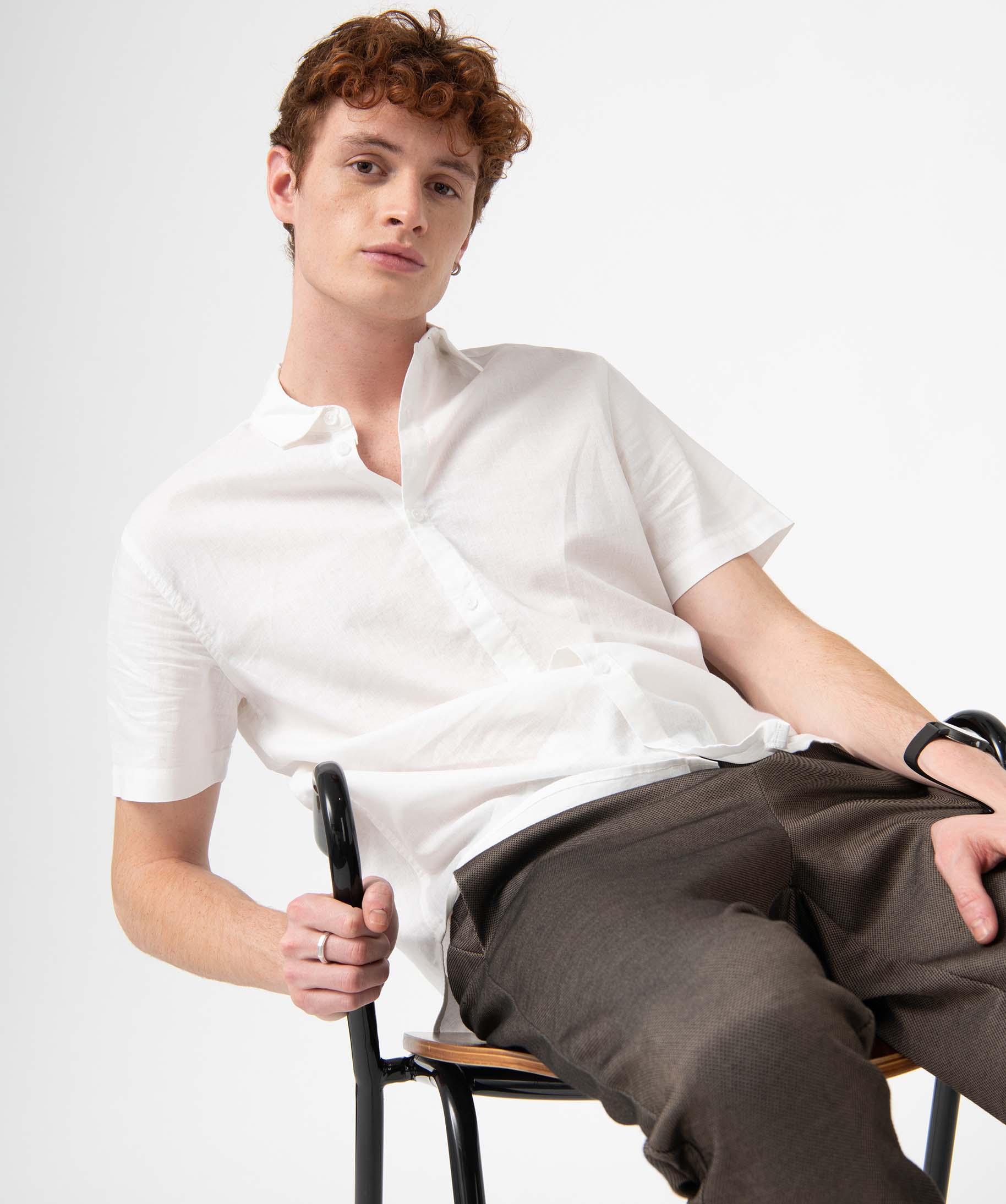 chemise homme a manches courtes en lin melange blanc chemise manches courtes