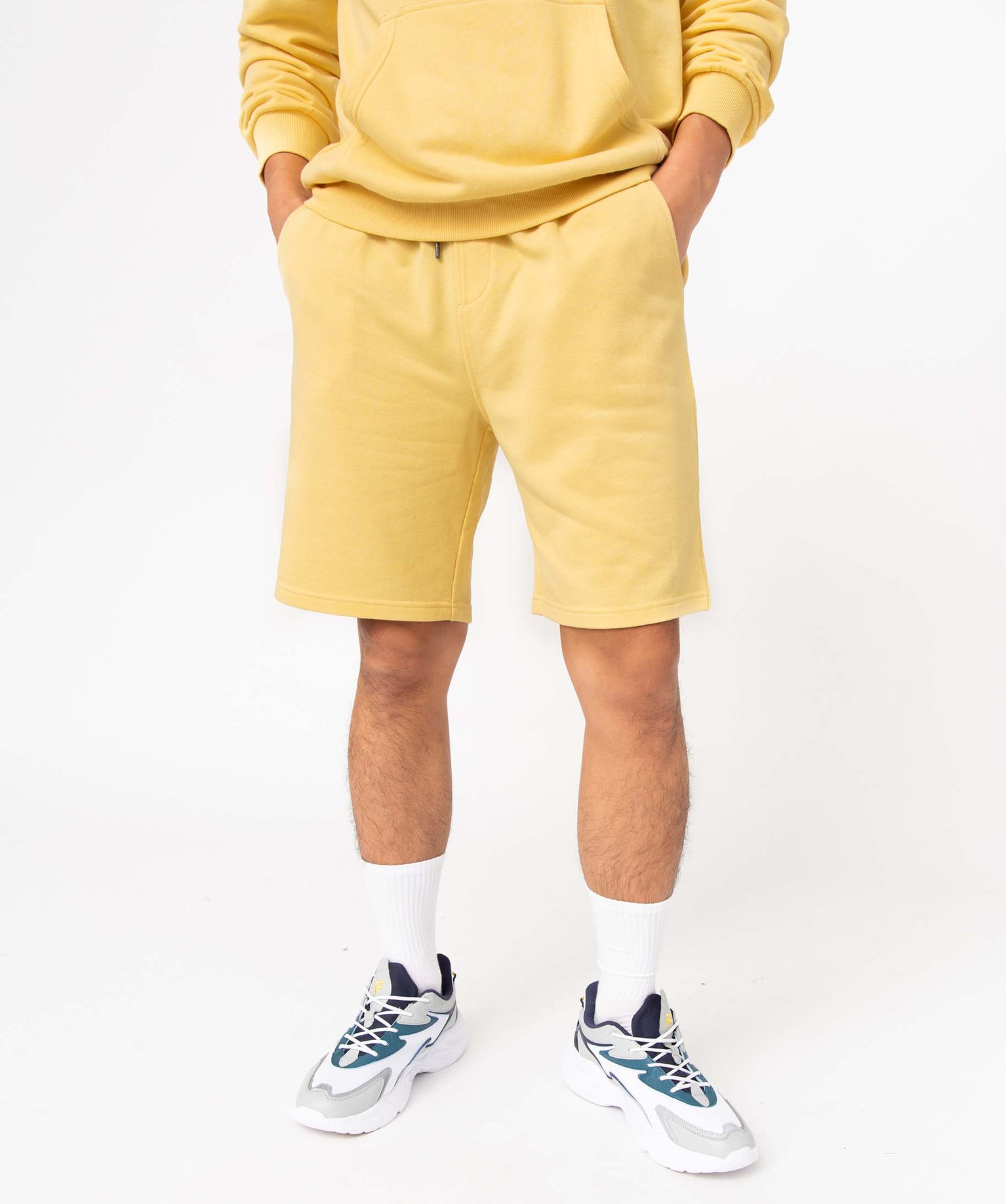 bermuda homme en maille avec ceinture ajustable jaune