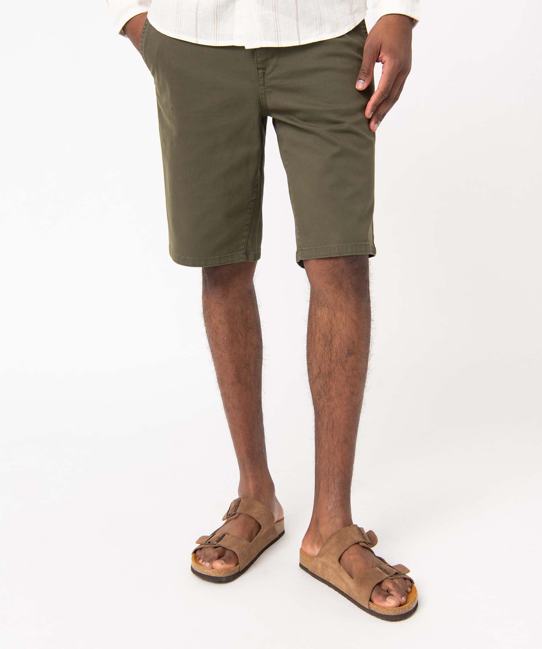 bermuda homme coupe chino a taille elastiquee vert