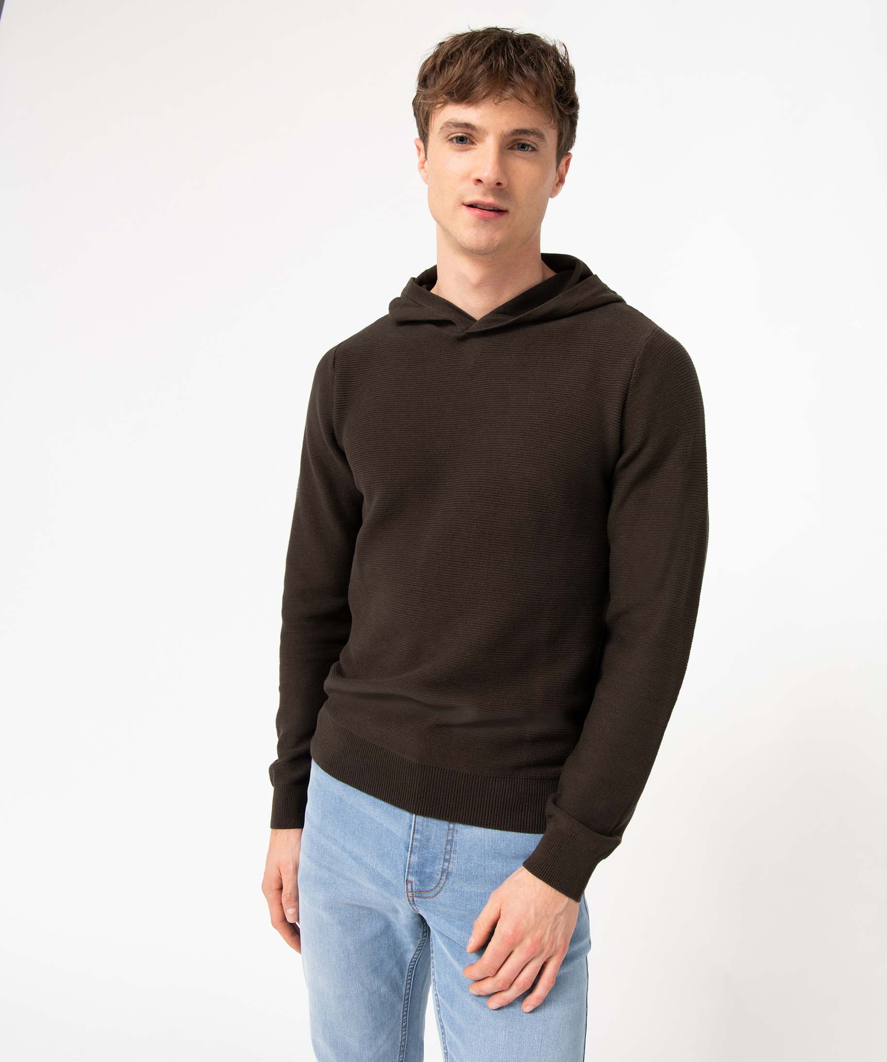 pull homme en maille cotelee a capuche brun pulls