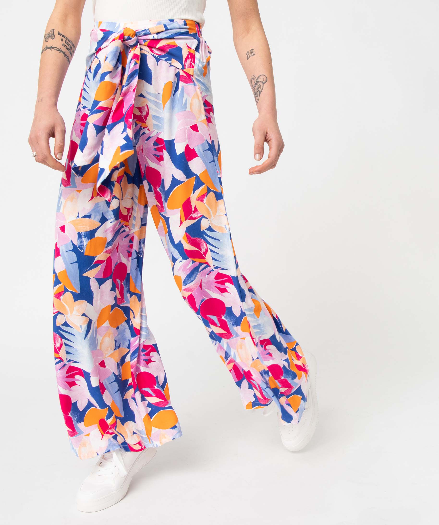 pantalon femme a motifs fleuris coupe flare imprime pantalons