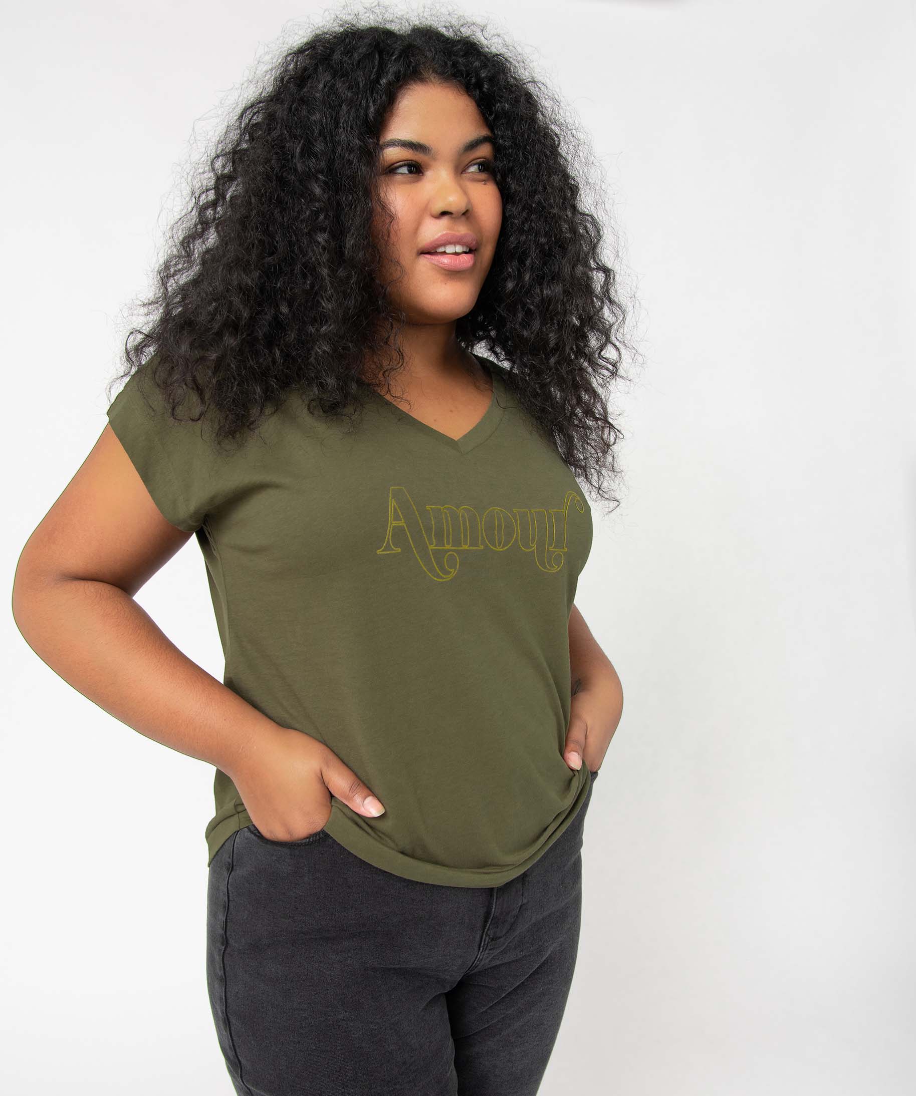tee-shirt femme grande taille loose a manches courtes et motif vert