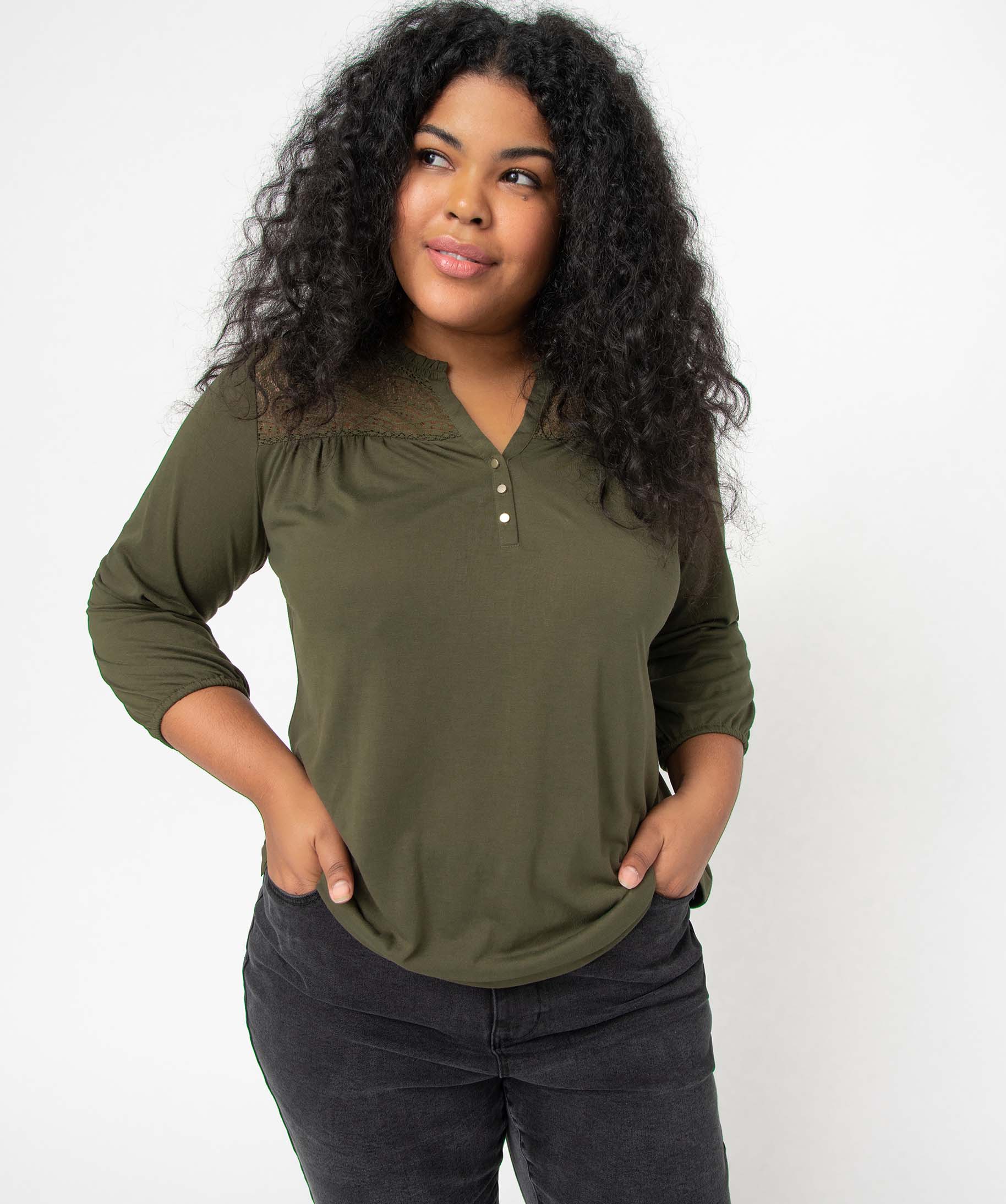 tee-shirt femme grande taille a dentelle et manches 34 vert t-shirts manches longues