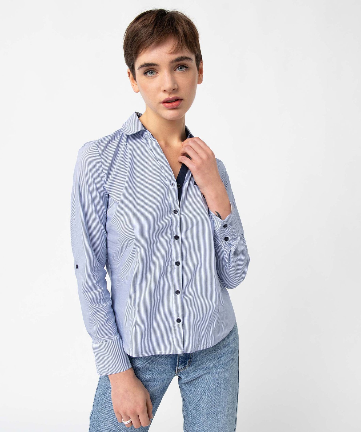 chemise femme rayee coupe ajustee en coton stretch bleu chemisiers
