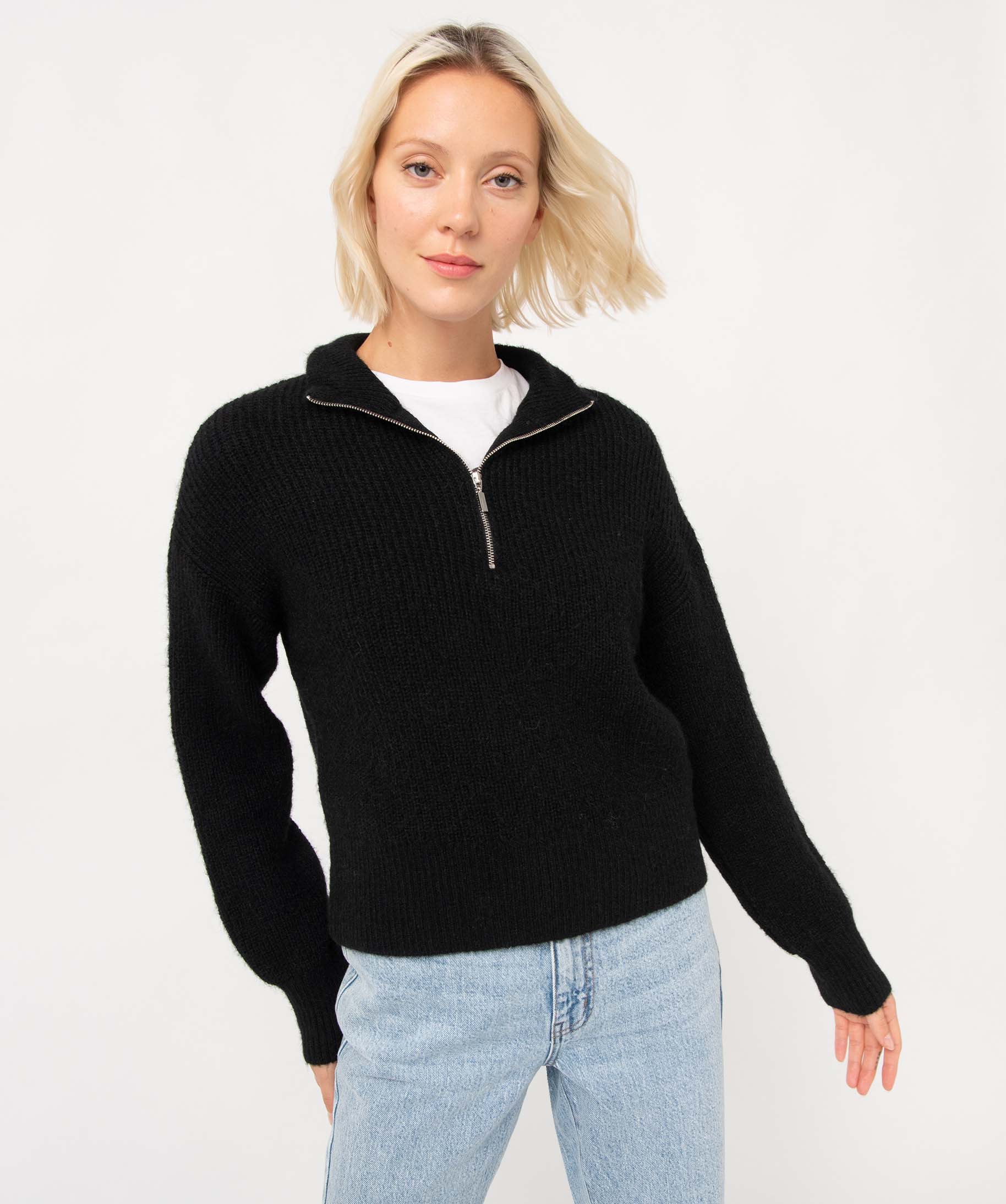 pull femme a col zippe noir pulls femme GEMO
