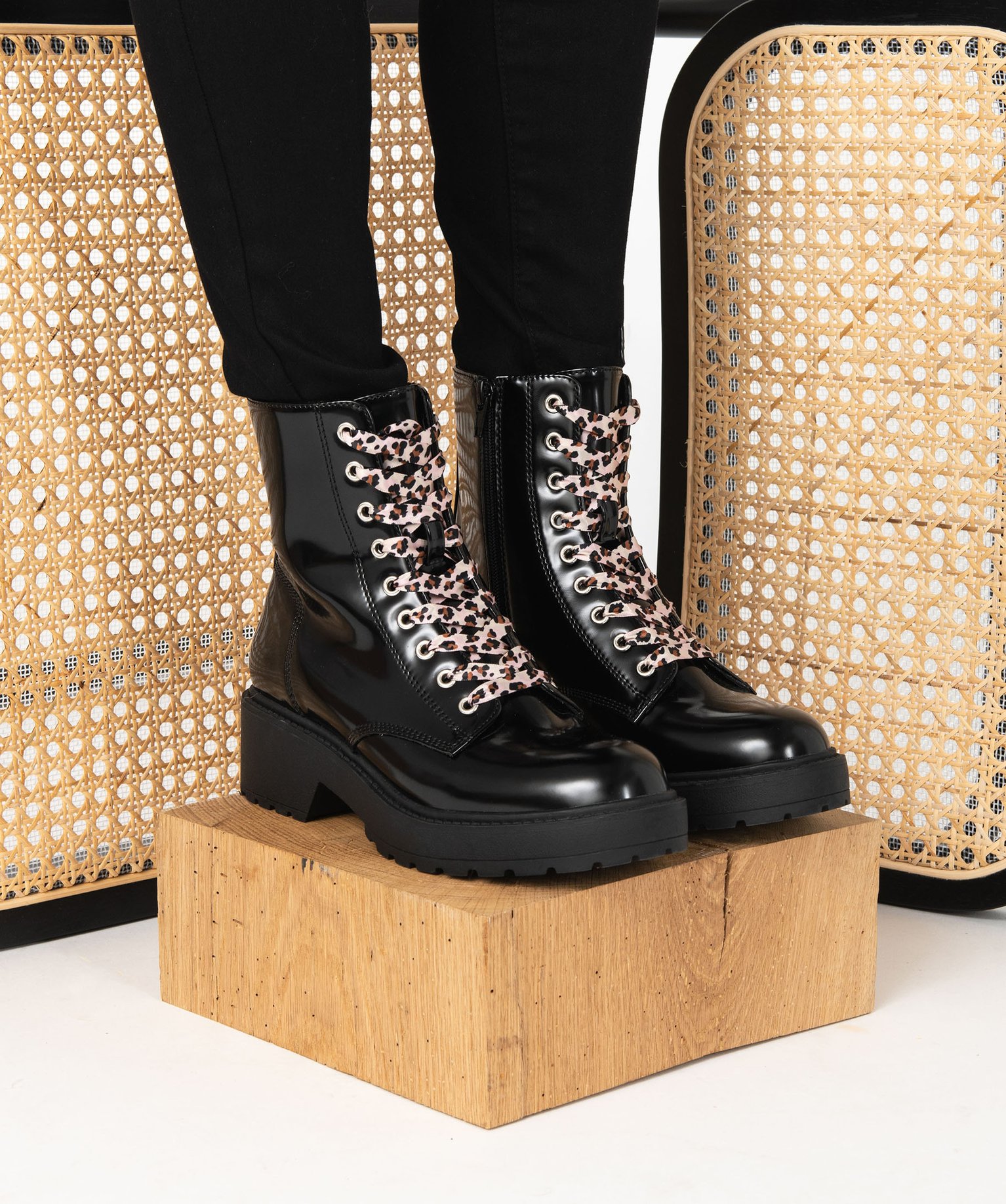 boots a epaisse semelle crantee femme noir standard bottines et boots femme GEMO