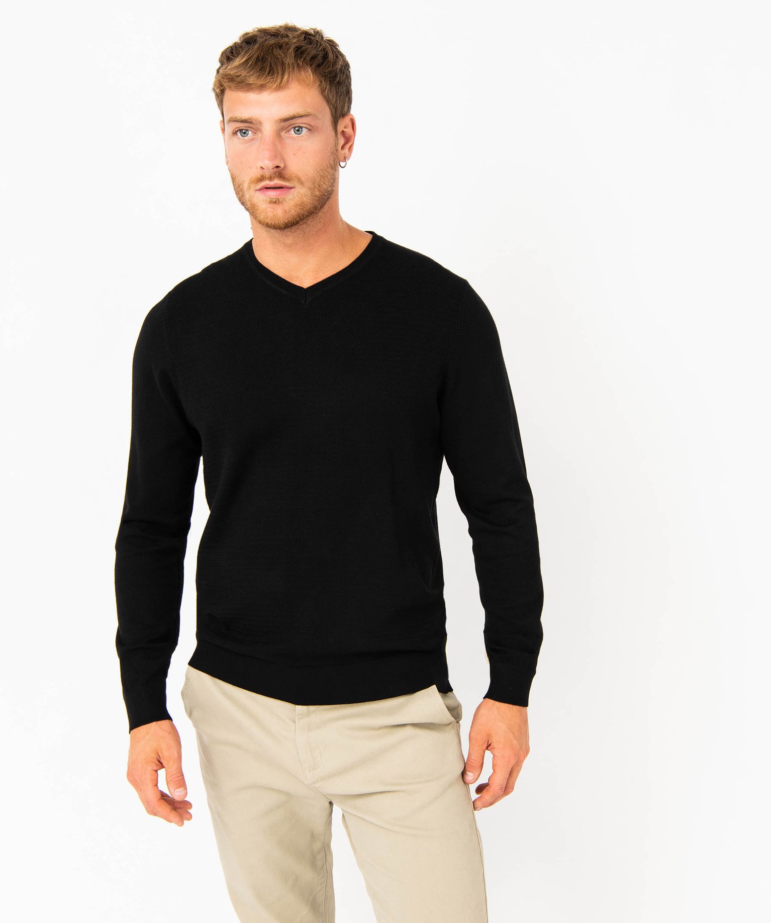 pull homme a col v en coton fin noir pulls homme