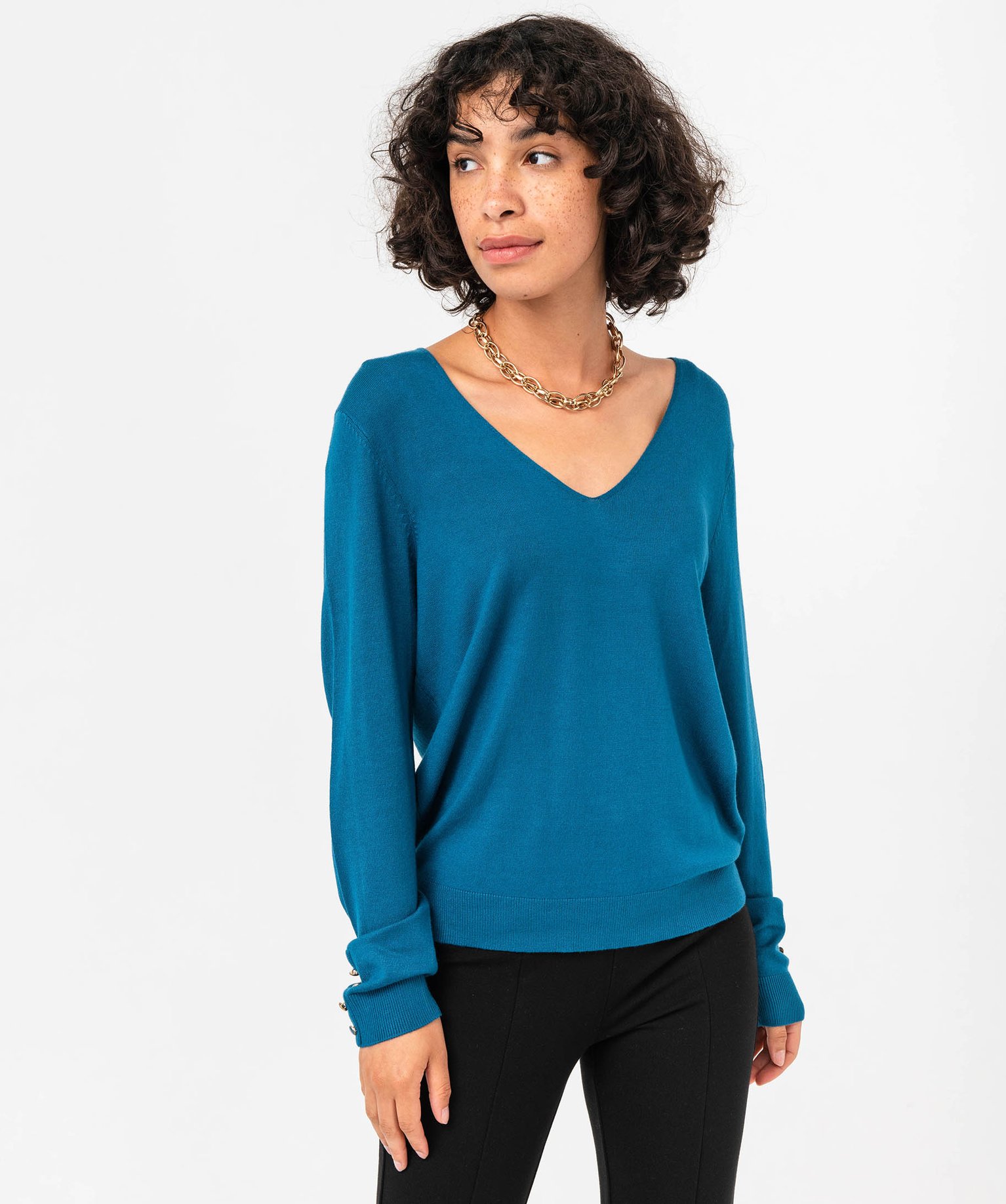 pull en maille fine a col v et boutons fantaisie femme bleu pulls