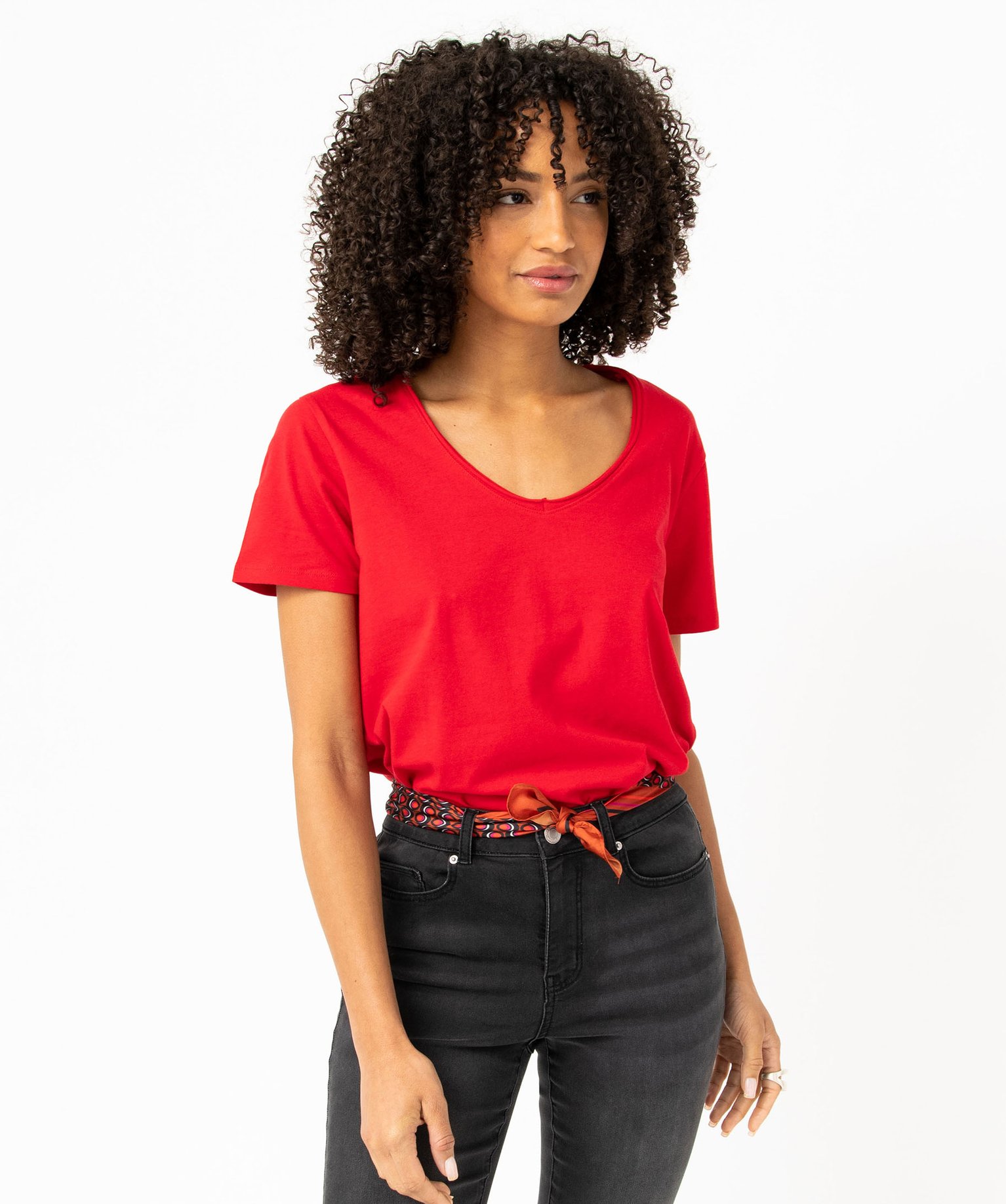 tee-shirt femme a manches courtes avec col v roulotte rouge t-shirts manches courtes