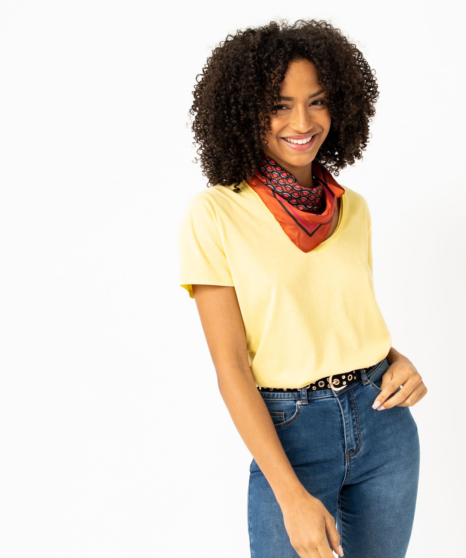 tee-shirt femme a manches courtes avec col v roulotte jaune t-shirts manches courtes