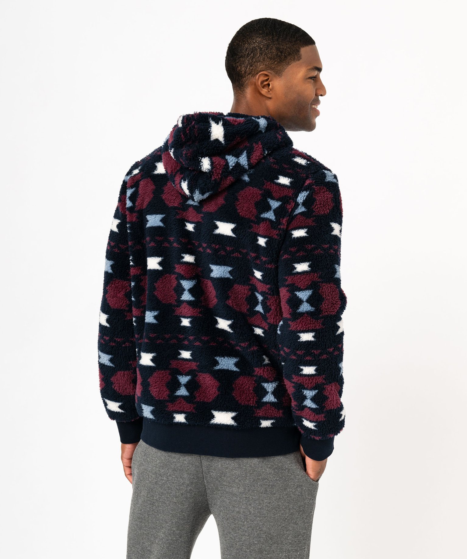 veste dinterieur a capuche en maille peluche imprimee homme