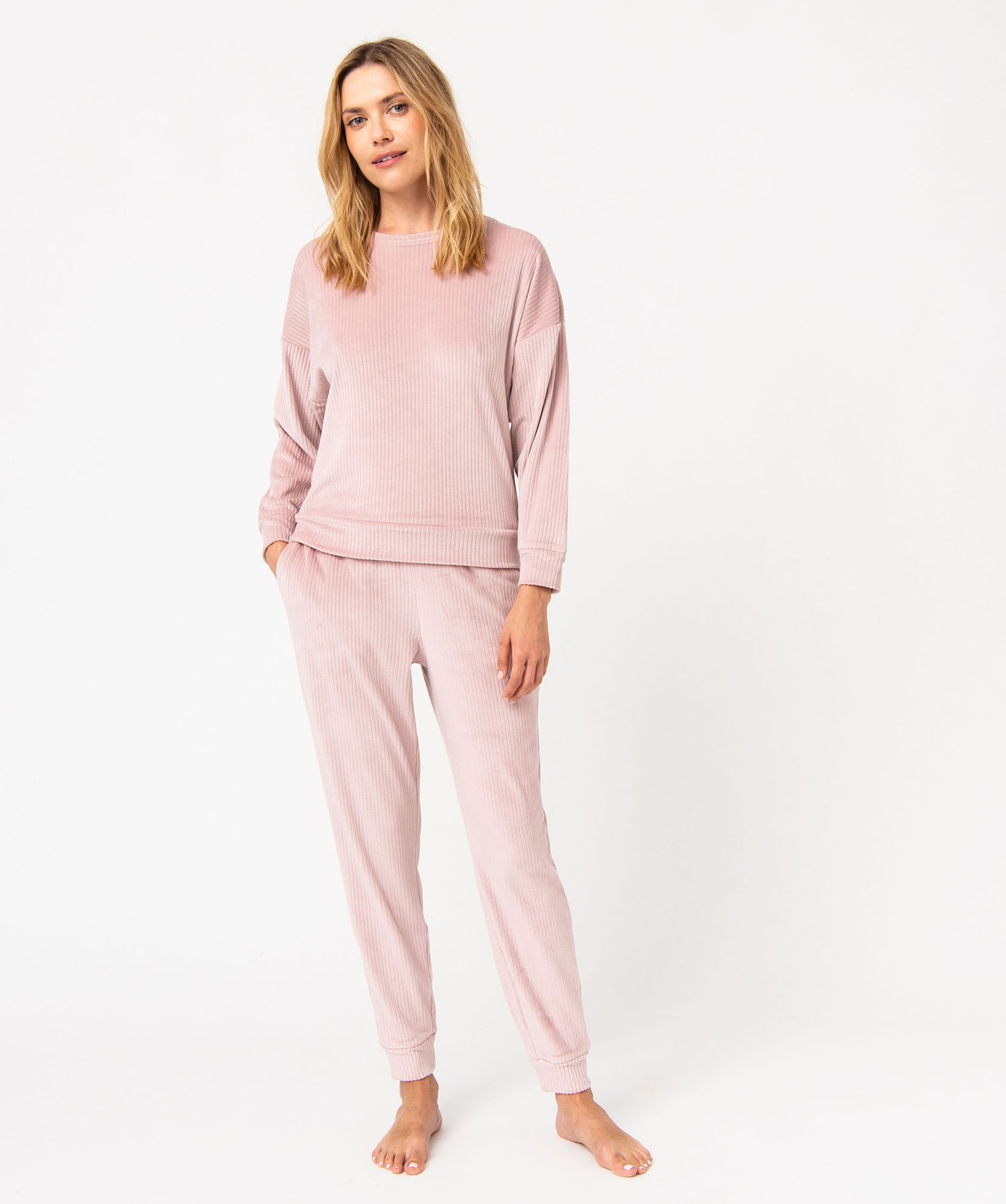 Pyjama rose en velours côtelé