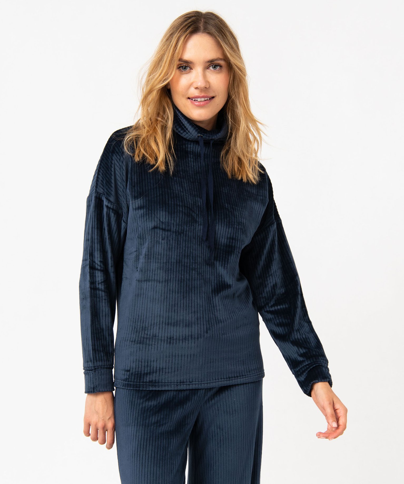 haut de pyjama en velours cotele femme bleu hauts de pyjama femme