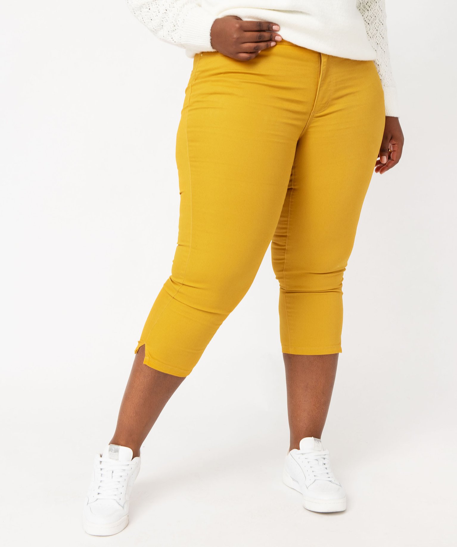 pantacourt en toile extensible coupe ajustee femme grande taille jaune pantacourts femme GEMO