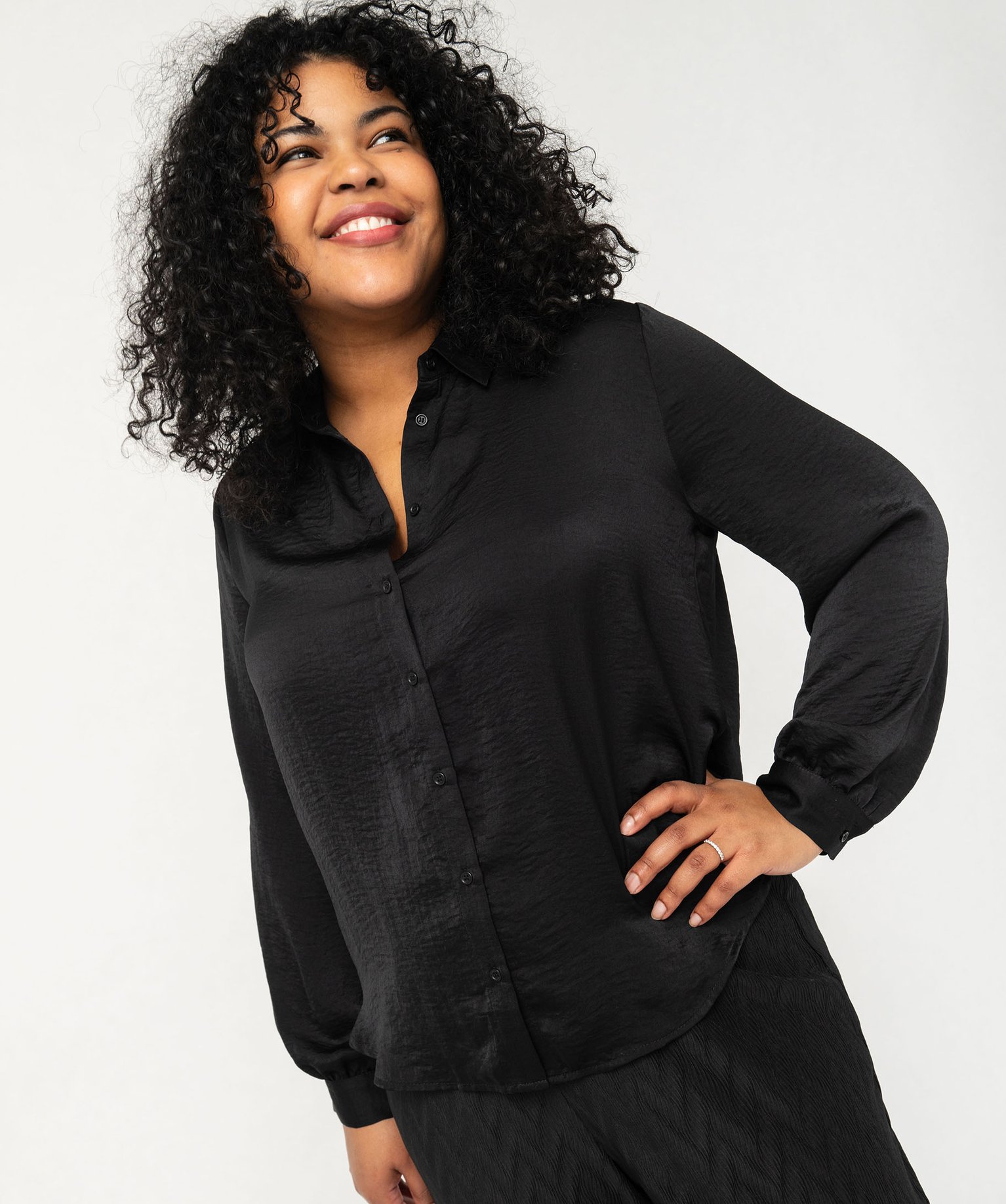 chemise manches longues en satin femme grande taille noir chemisiers et blouses femme GEMO