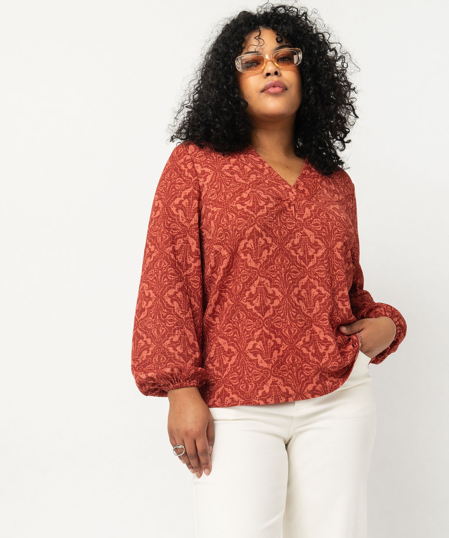 tee shirt imprime a manches longues a col v femme grande taille rouge t shirts manches longues femme GEMO