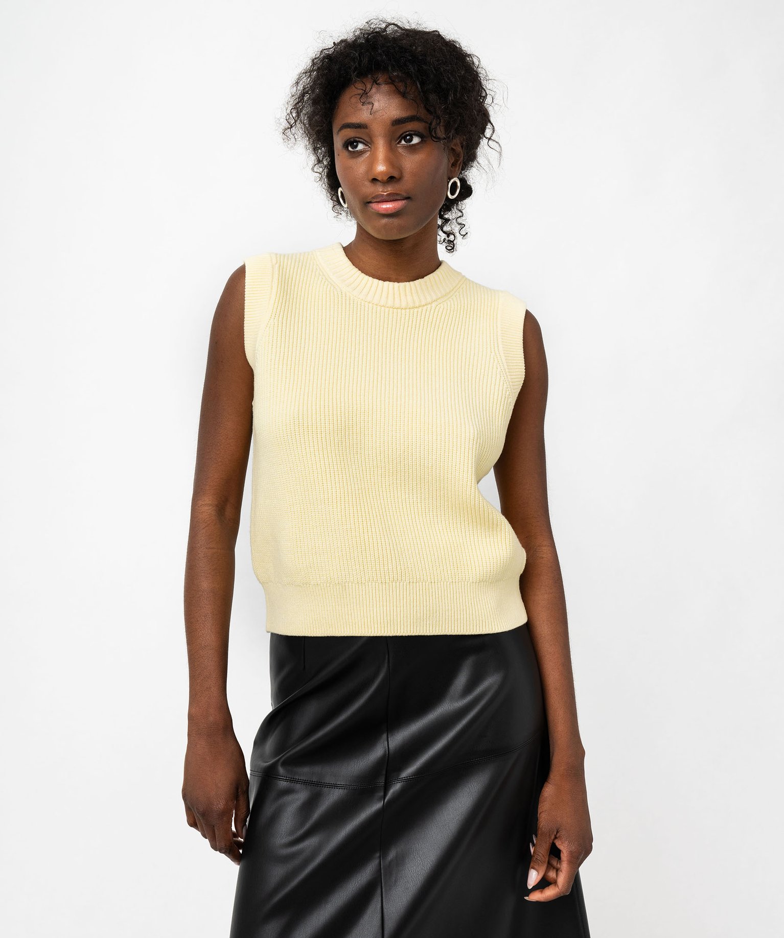 Pull maille cotelée femme sale