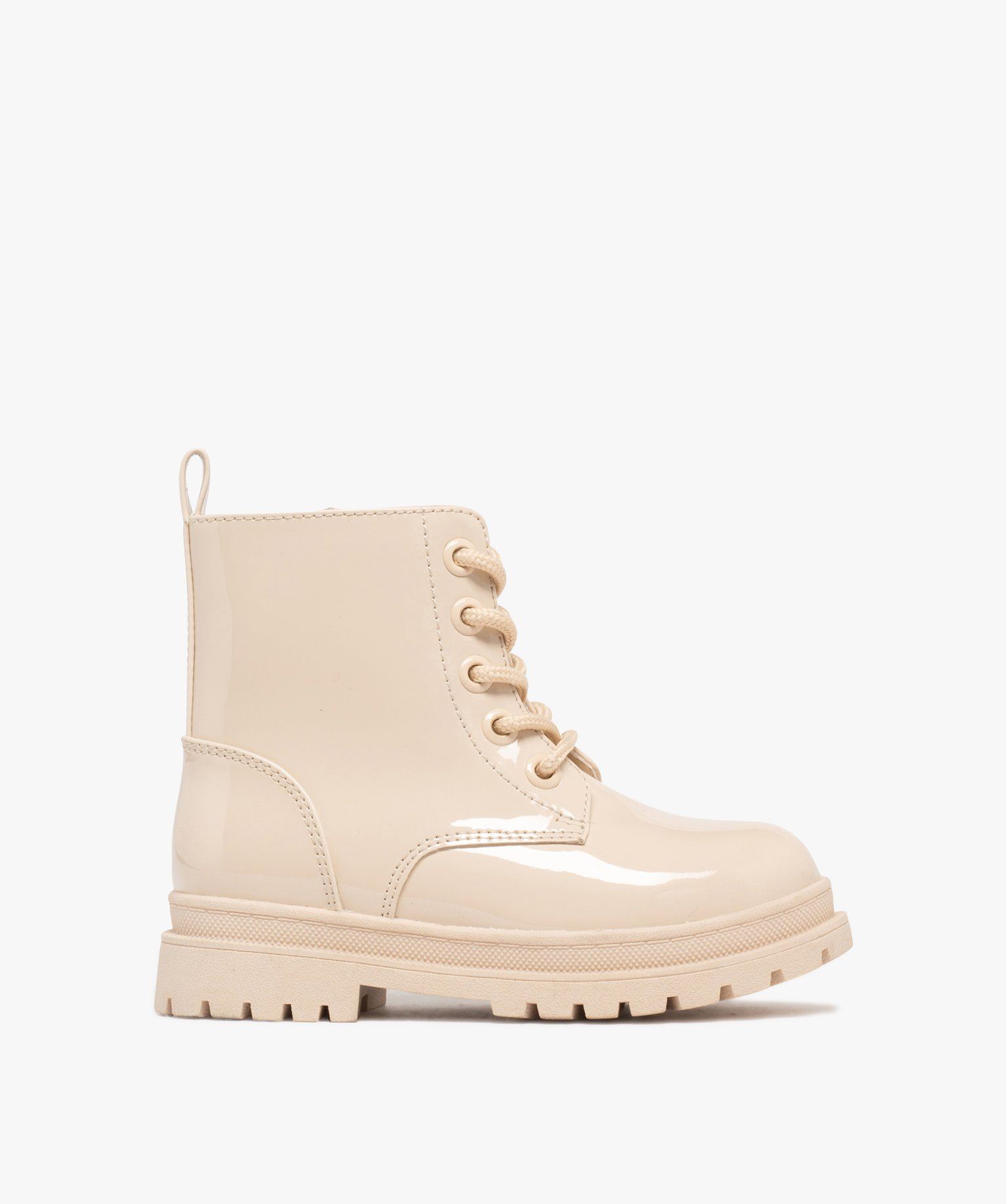 bottines fille vernies a lacets et a zip interieur semelle crantee beige standard