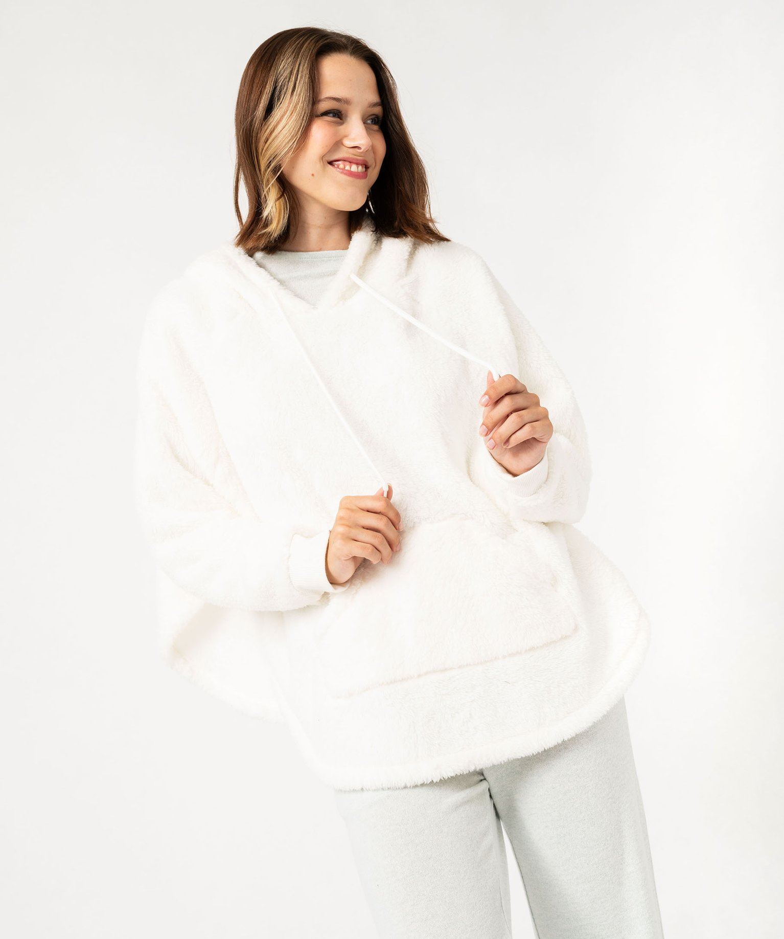 veste d'interieur a capuche en maille peluche femme blanc pyjamas