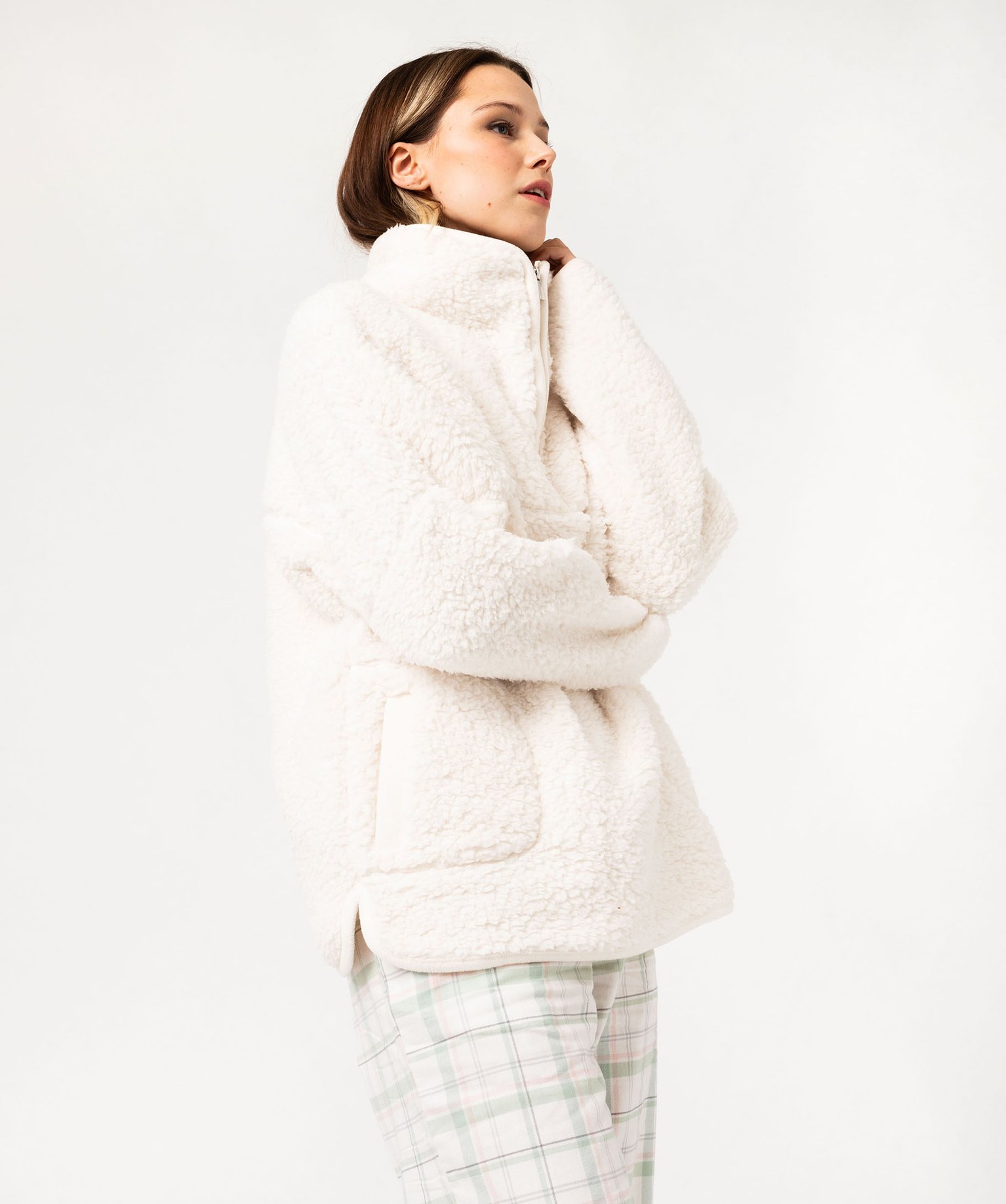 veste dinterieur en sherpa forme sweat a col montant zippe femme blanc pyjamas ensembles vestes femme GEMO