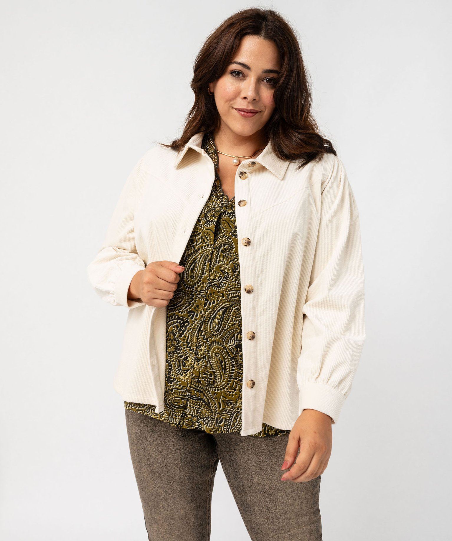 chemise manches longues en velours femme grande taille beige chemisiers et blouses