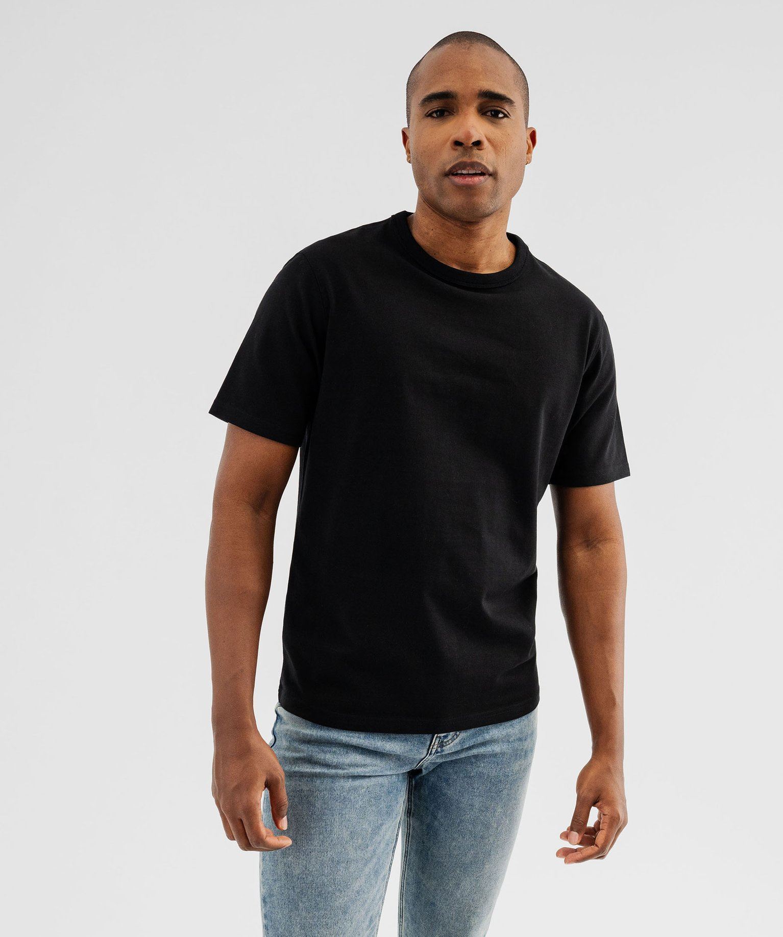 tee-shirt manches courtes en coton uni homme noir standard tee-shirts