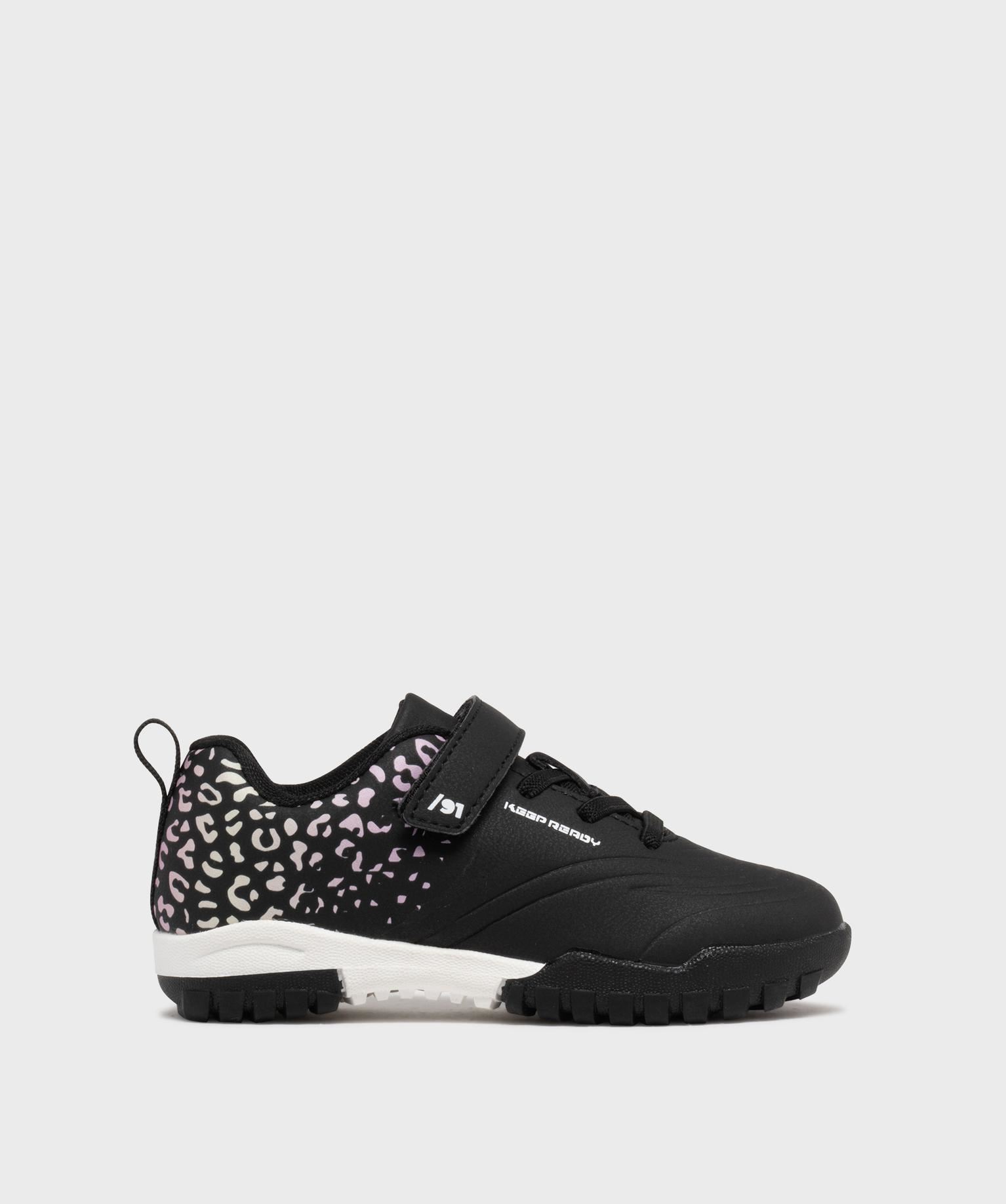 baskets fille a scratch bicolores style crampons noir standard baskets